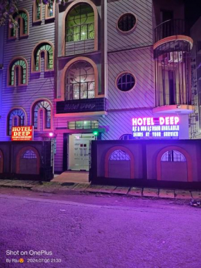 Hotel Deep